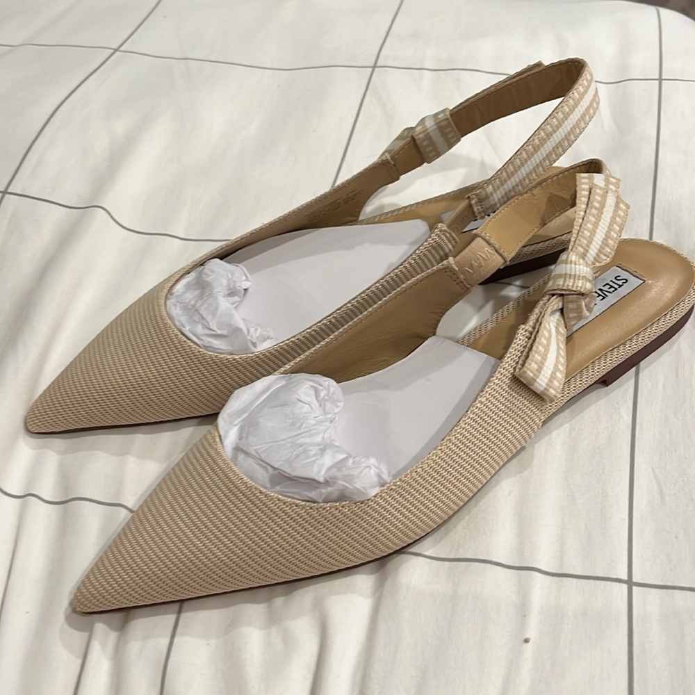 NWT Steve Madden flats